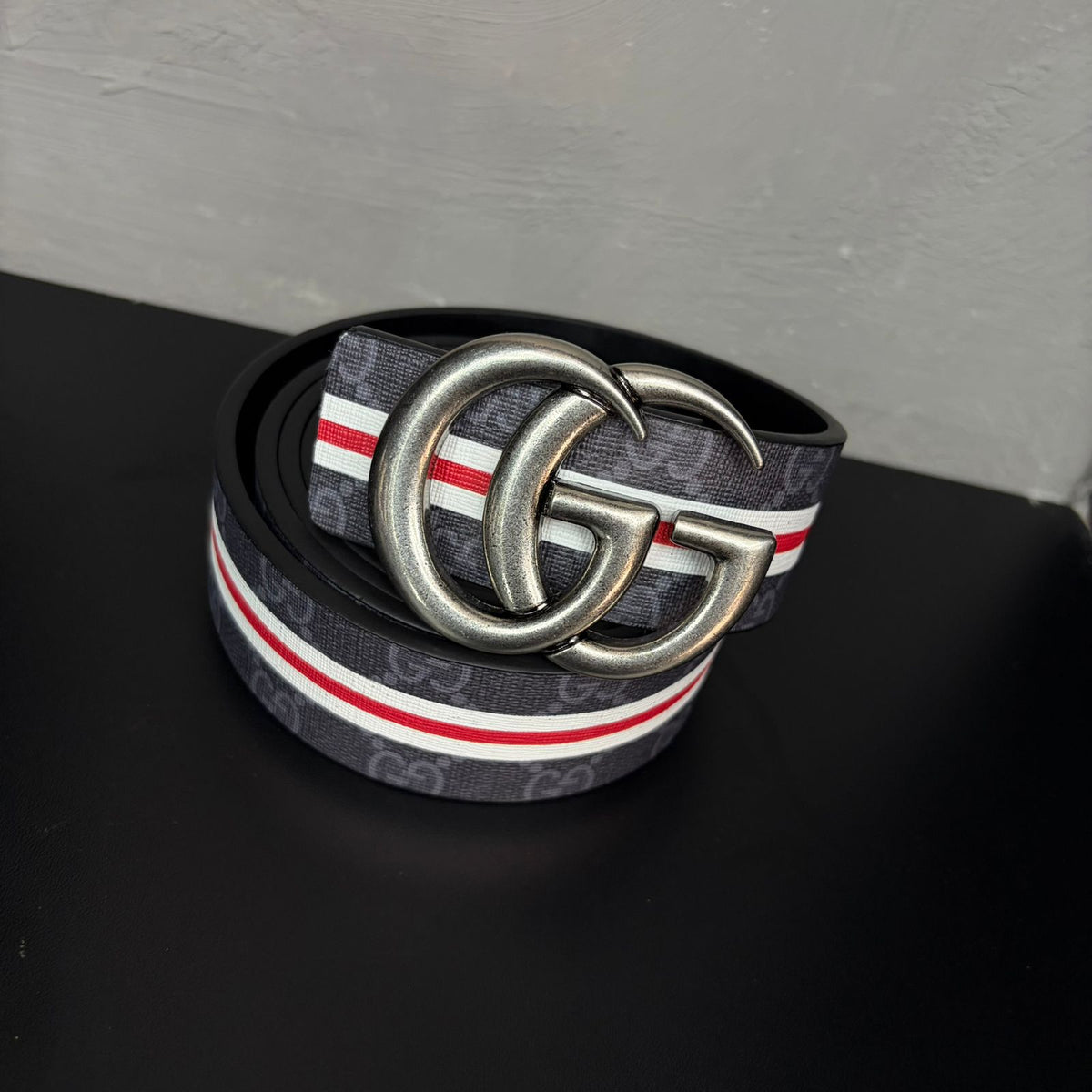 Cinto Premium Gucci GG Supreme Preto com Faixa Tricolor e Fivela Dupla GG Prateado