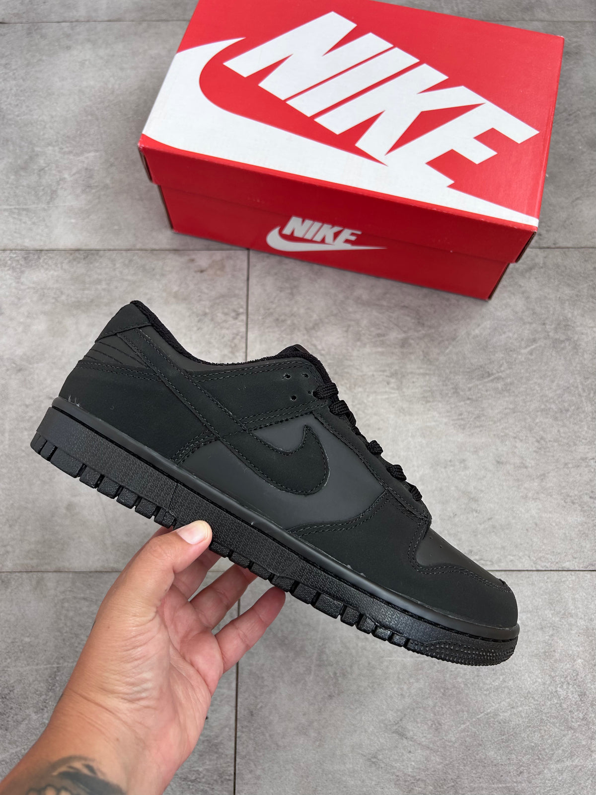 Tênis Nike Dunk Low Preto Total (Triple Black) Couro e Camurça