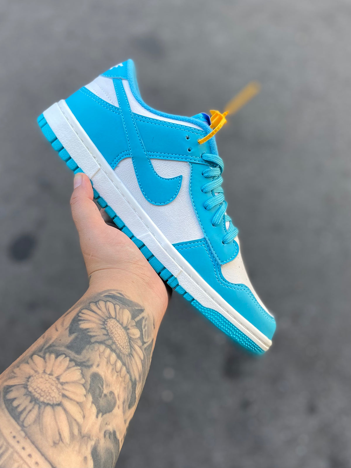 Tênis Nike Dunk Low Azul Turquesa e Branco (Cores Vivas)