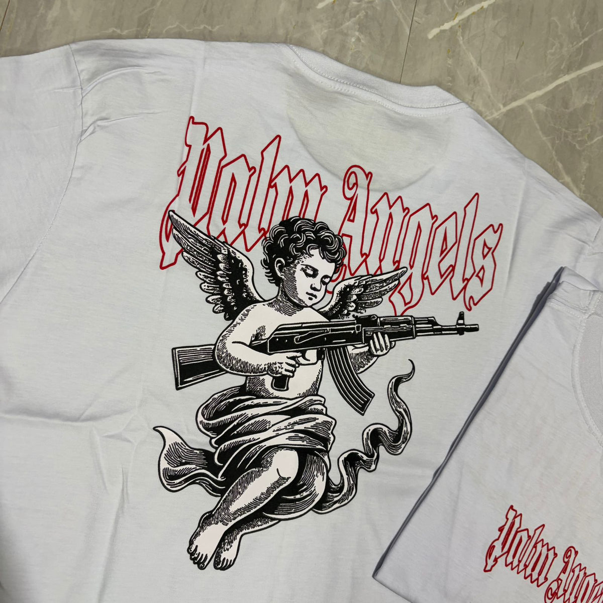 Camiseta Grife Palm Angels Branca com Logo Gótico Vermelho