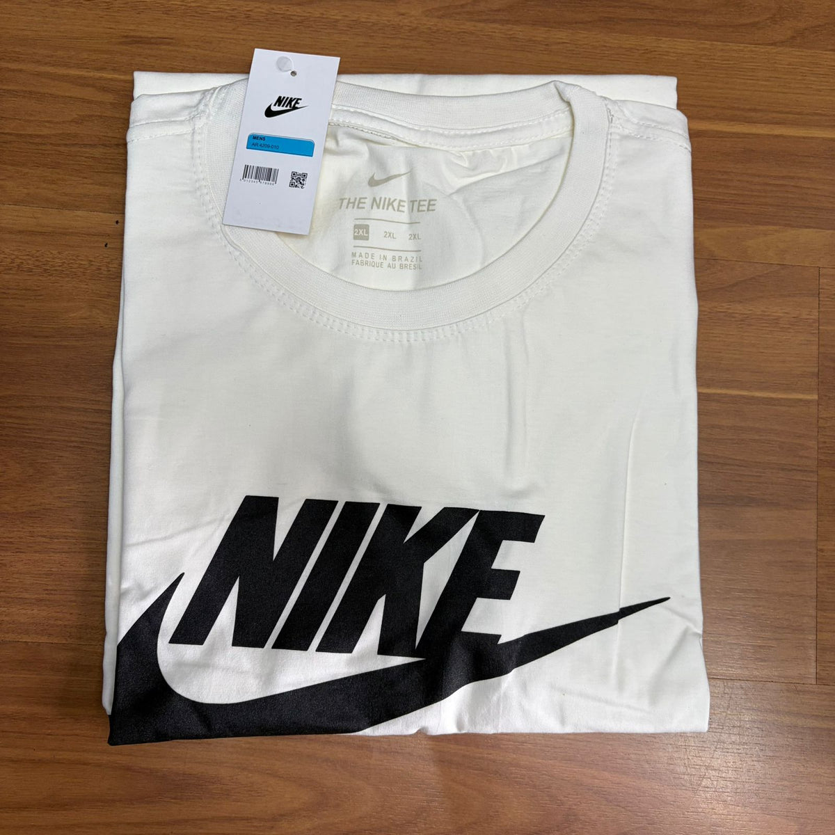 Camiseta Grife NIKE Branca Clássica com Logo Gigante Preto