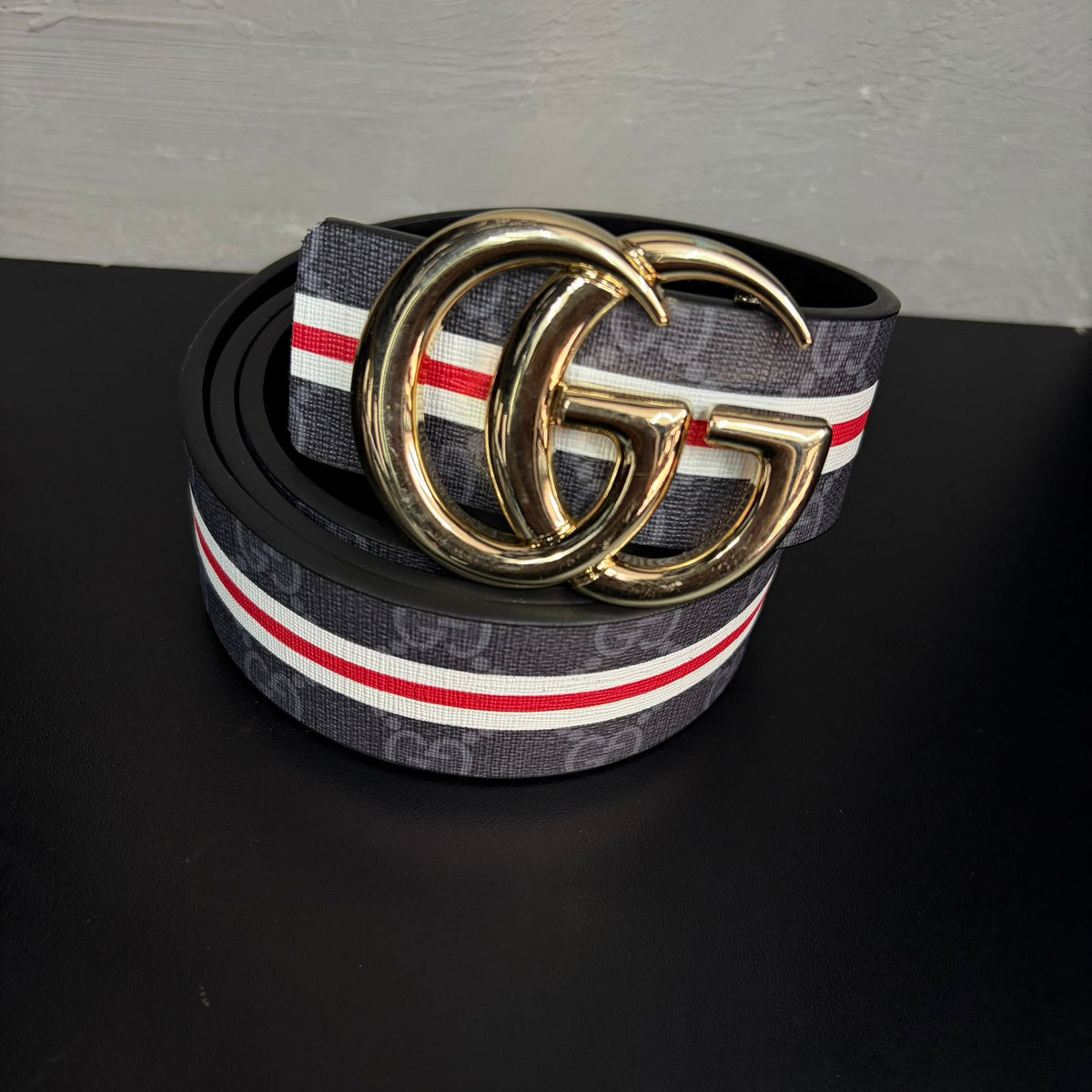 Cinto Premium Gucci Preto GG Supreme com Fivela Dupla GG Dourada