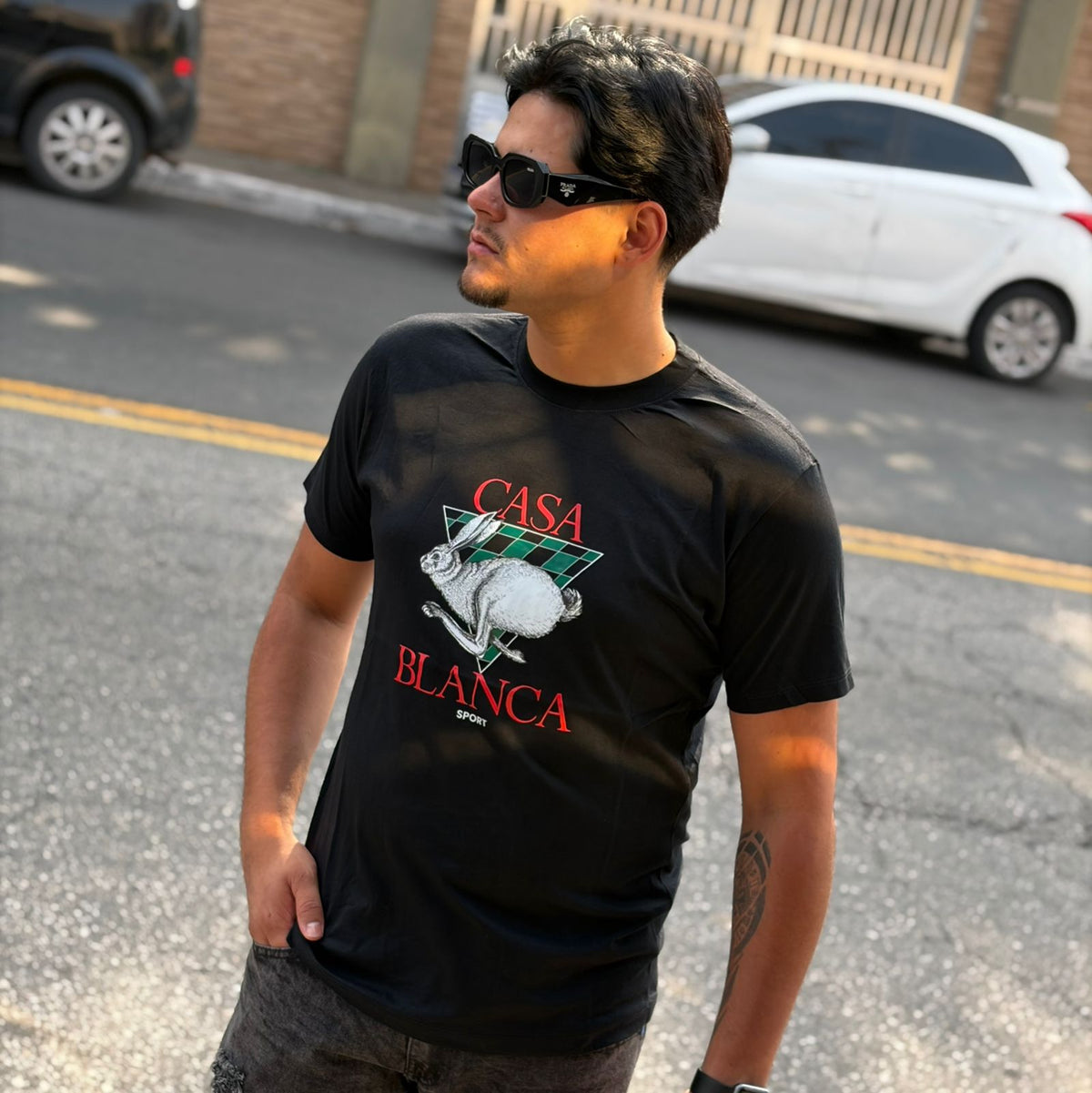 Camiseta Grife Casablanca Preta com Estampa Coelho Clássico e Logo Sport