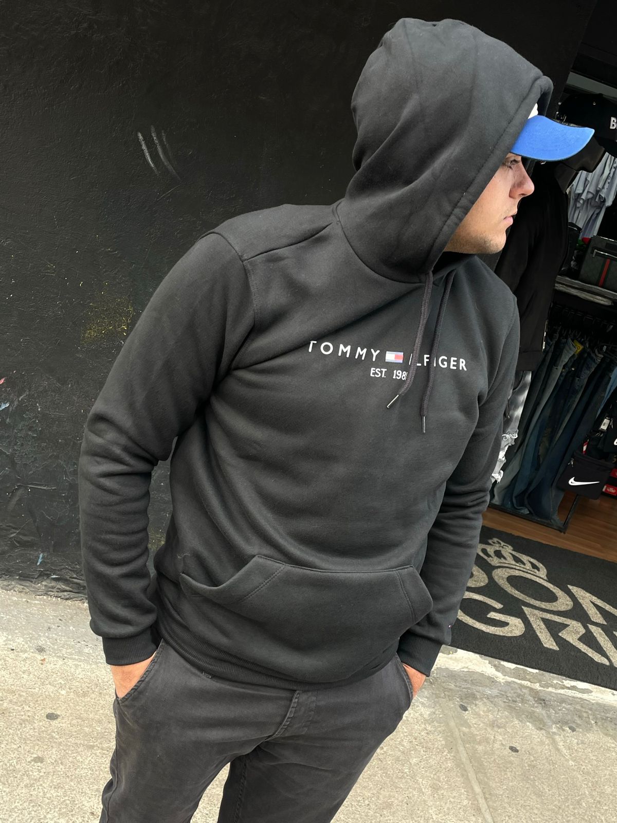 Blusa Moletom Com Capuz Tommy Hilfiger Preta