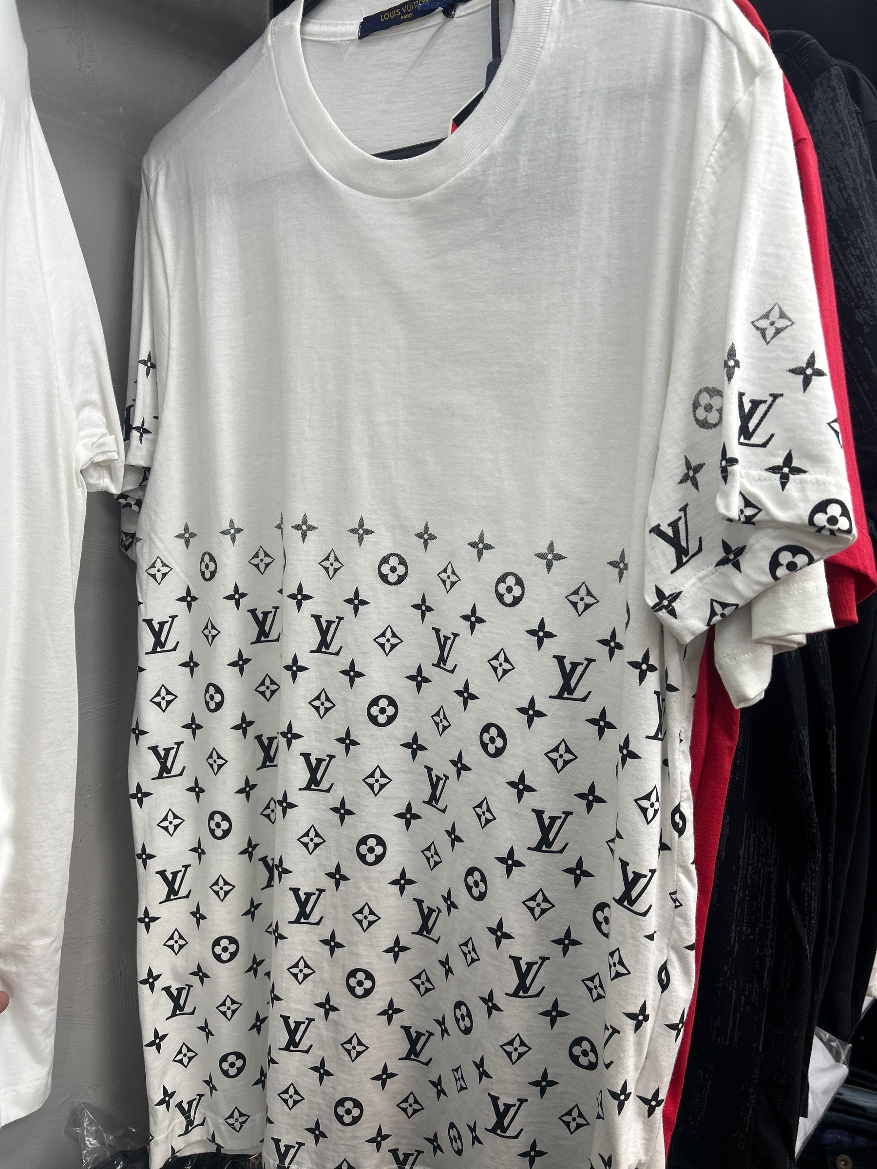 Camiseta Premium Louis Vuitton Branca Degradê