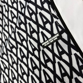 Shorts Grife Armani Exchange AX Preto/Branco com Estampa Geométrica Logo e Faixas Laterais