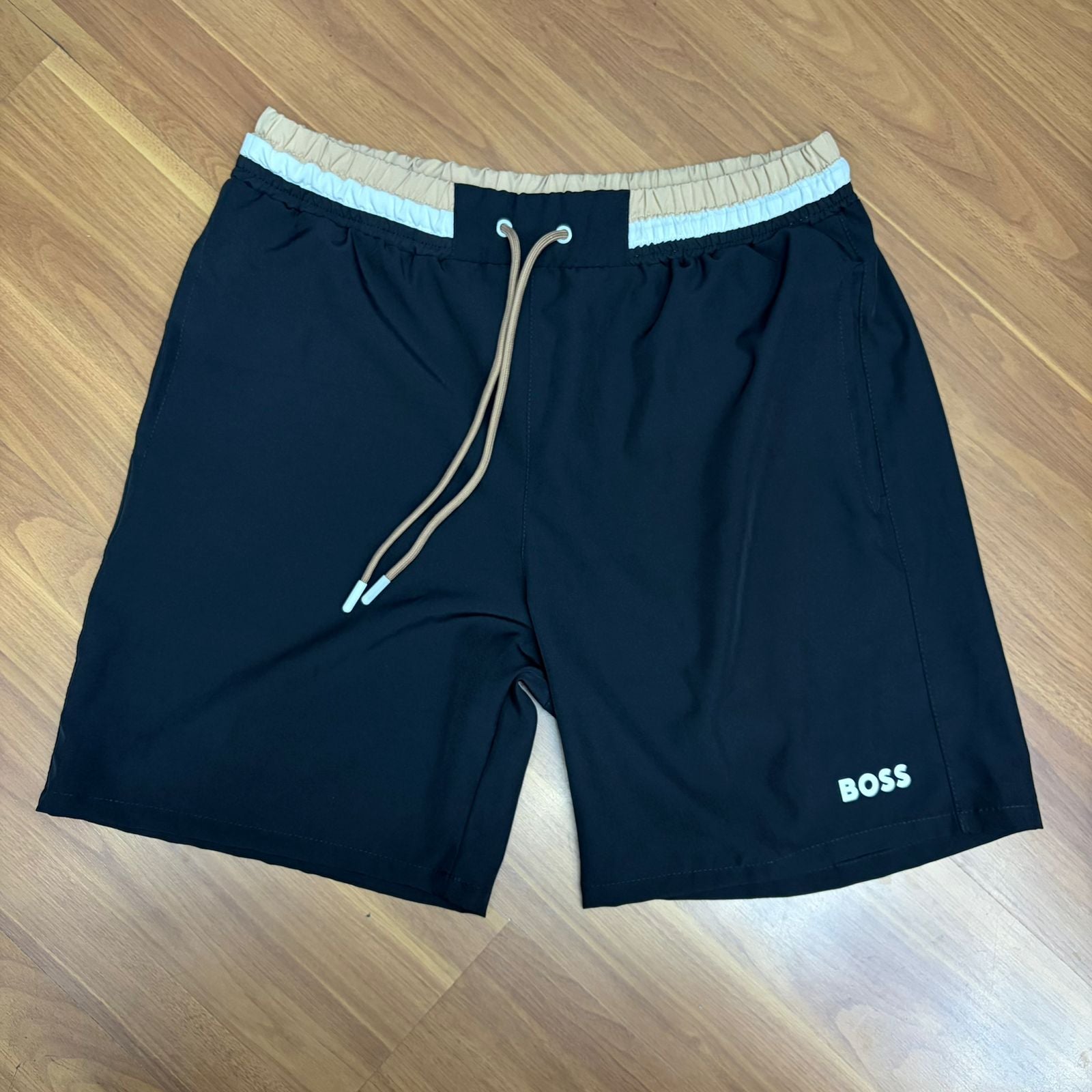 Shorts Grife BOSS Preto de Banho/Praia com Cós Listrado Contraste e Secagem Rápida