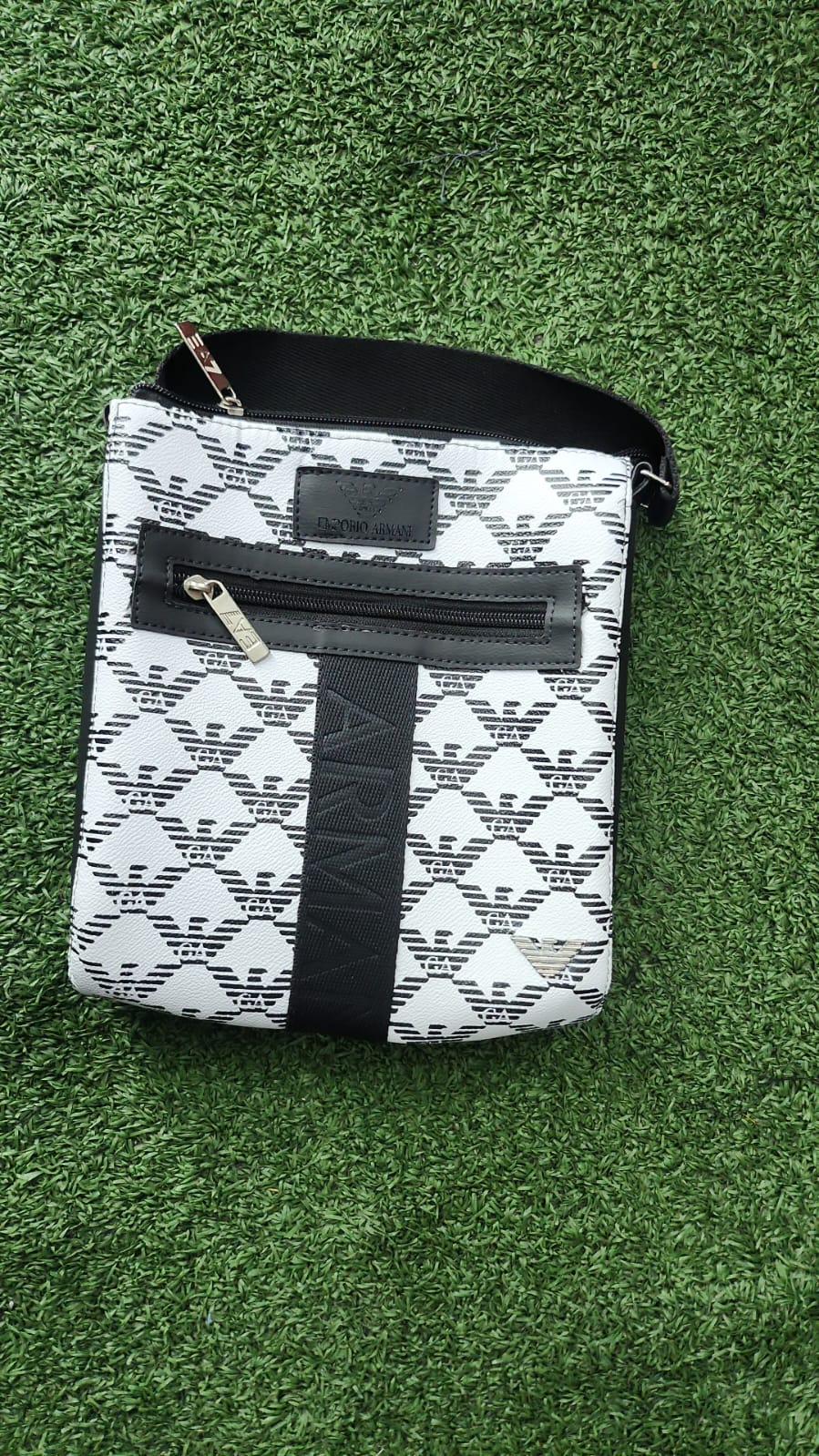 Shoulder Bag Premium Armani Empório Branca/Preta Escrita Vertical