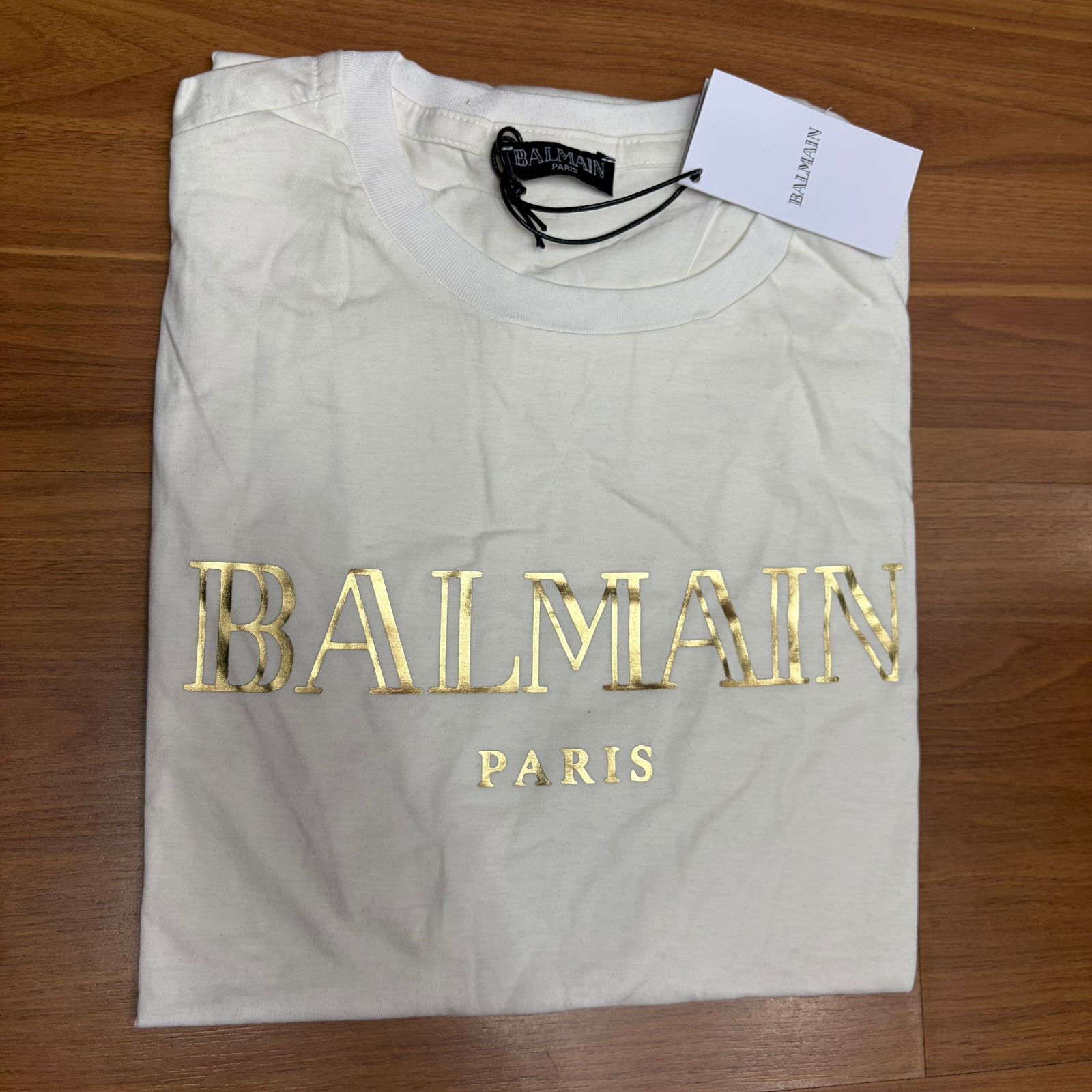 Camiseta Premium Balmain Branco Dourado
