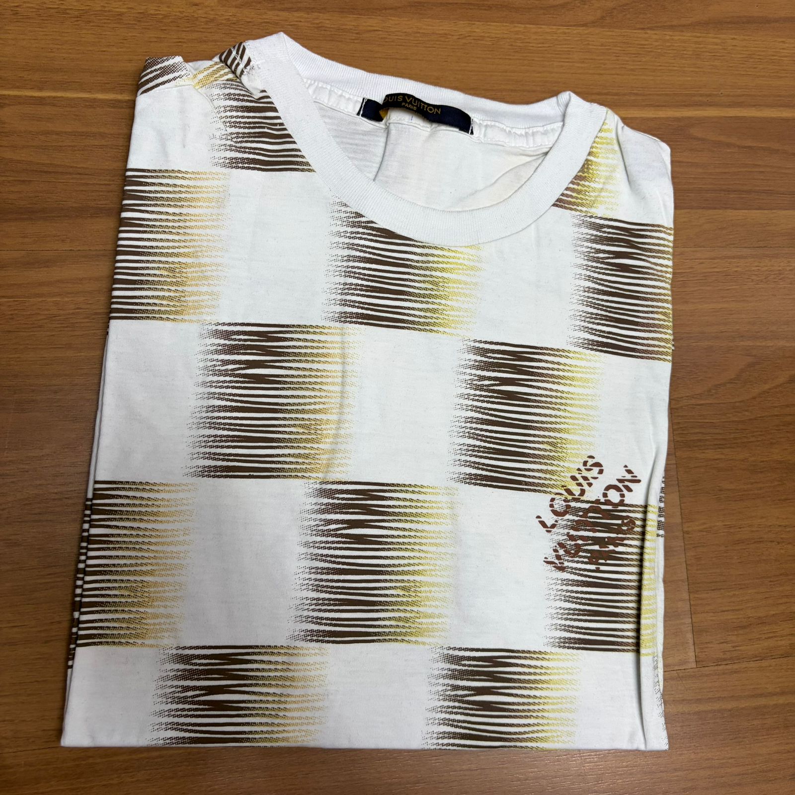 Camiseta Premium Louis Vuitton LV Branco Xadrez