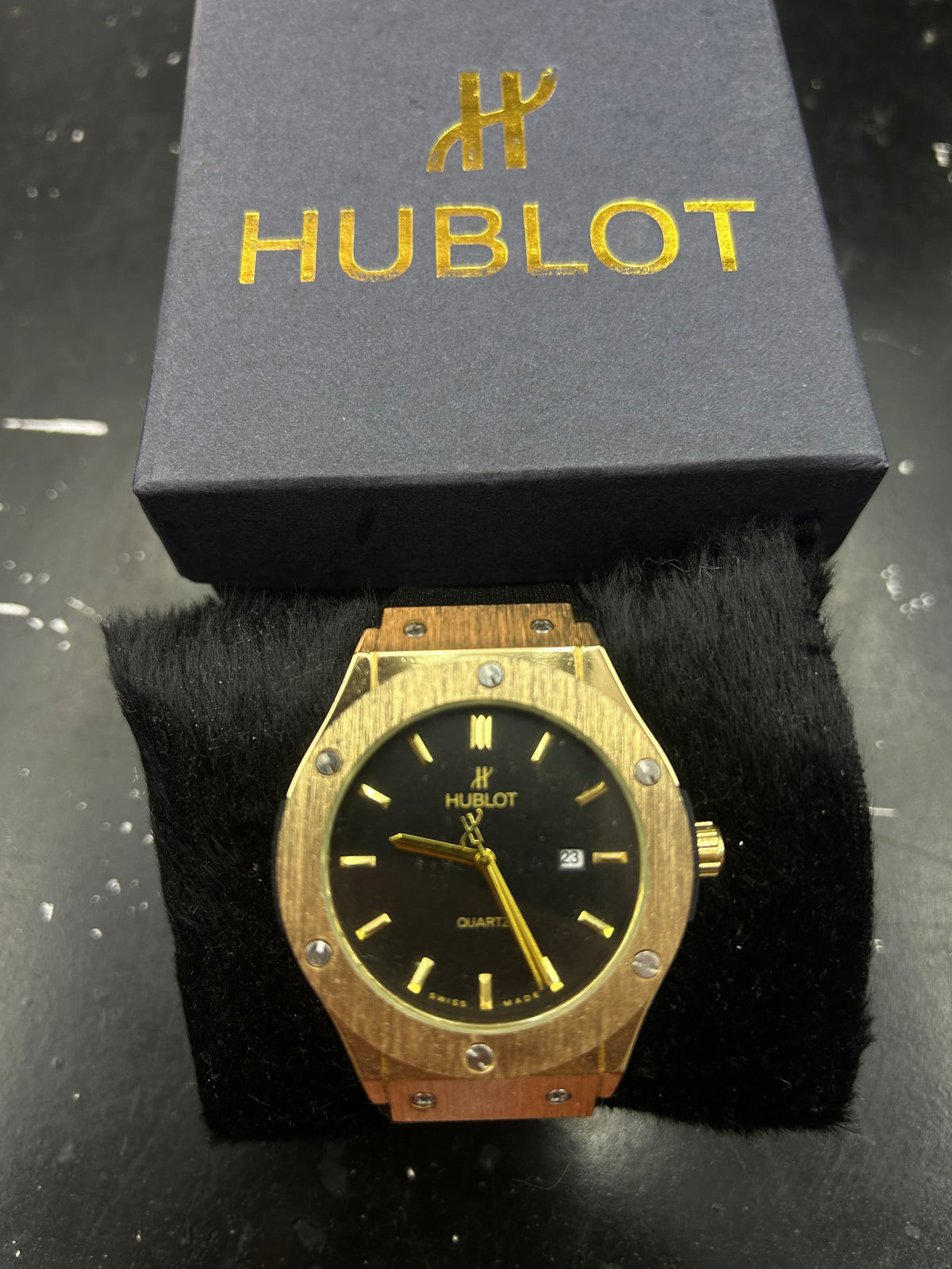 Relógio Hublot Gold Metal Dourado Com Pulseira Preta