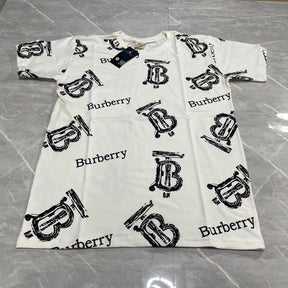 Camiseta Grife Burberry Branca monogram preto
