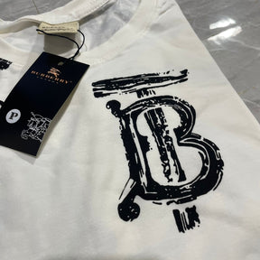 Camiseta Grife Burberry Branca monogram preto