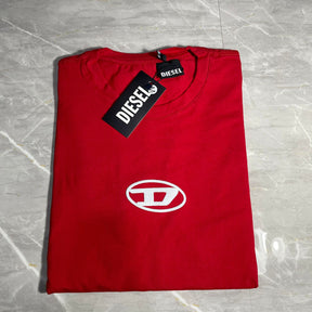 Camiseta Grife Diesel Vermelha com símbolo branco