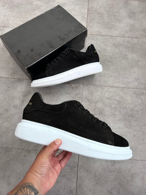 Tênis Alexander Mcqueen Preto Camurça com Sola Branca