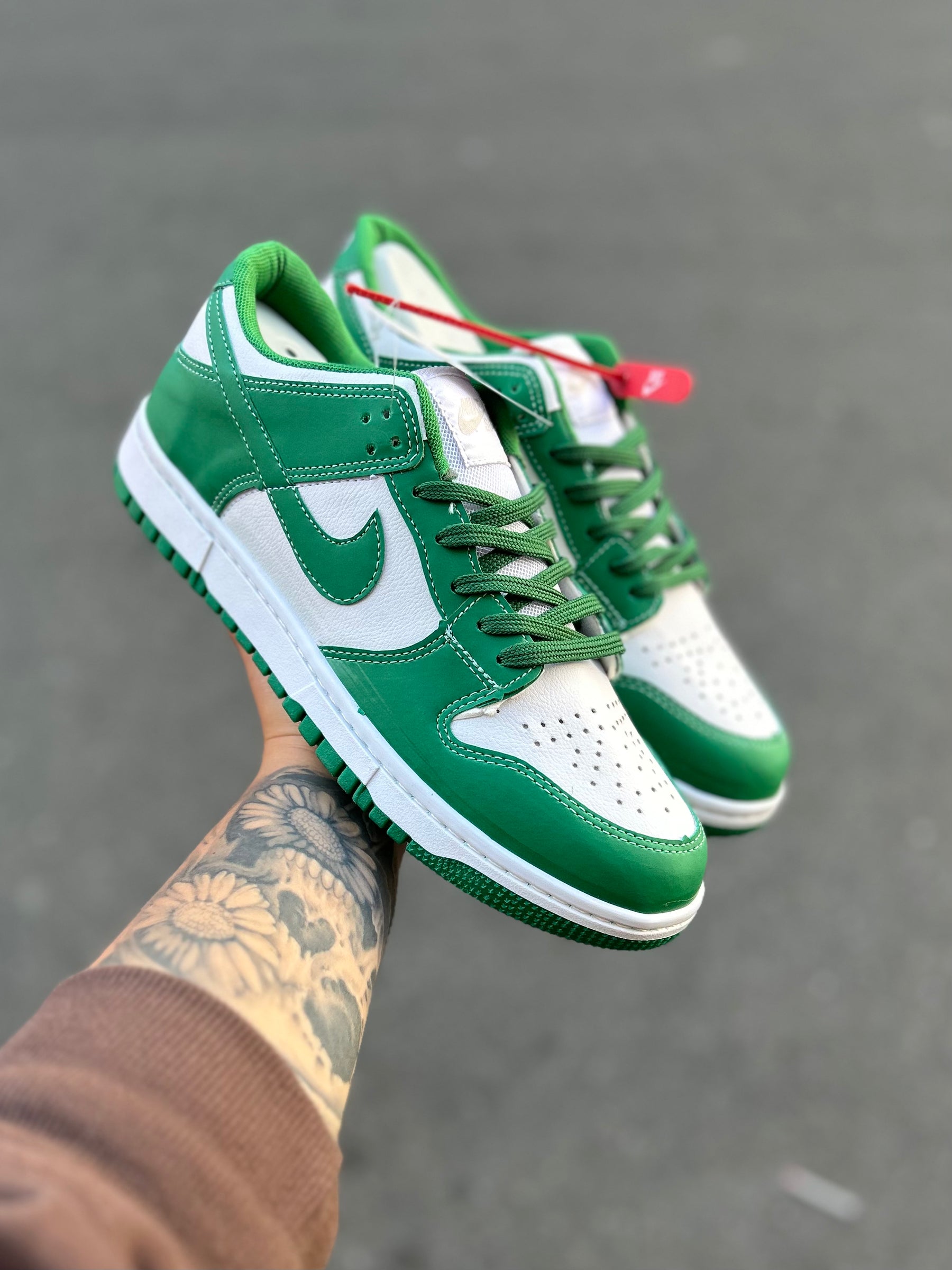 Tênis Nike Dunk Low Verde e Branco Bicolor Streetwear