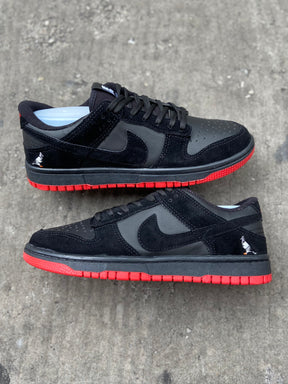 Tênis Nike Dunk Low Preto Solado Vermelho Black & Red