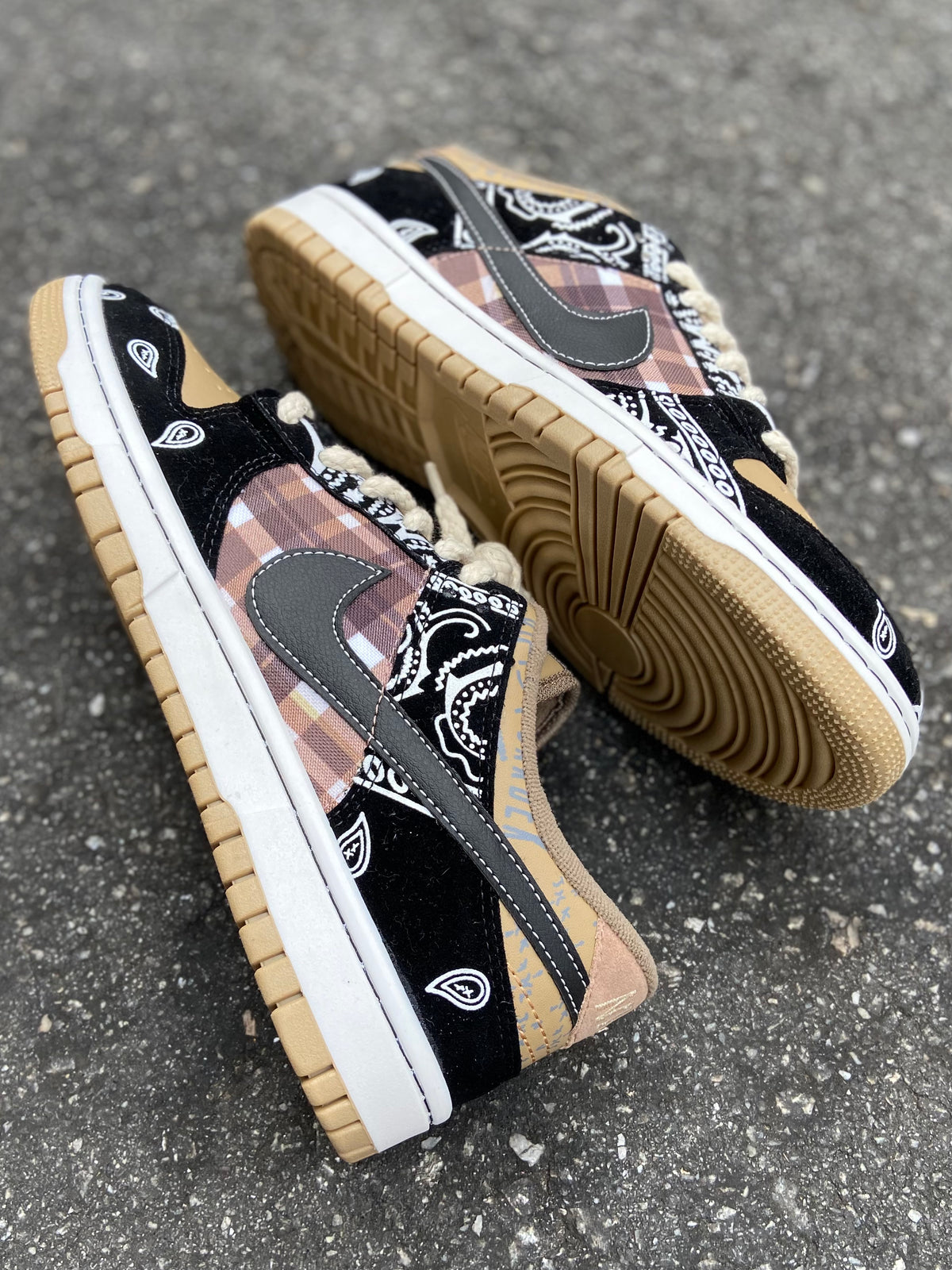 Tênis Nike Dunk Low Preto Bandana e Xadrez Estampa Mista