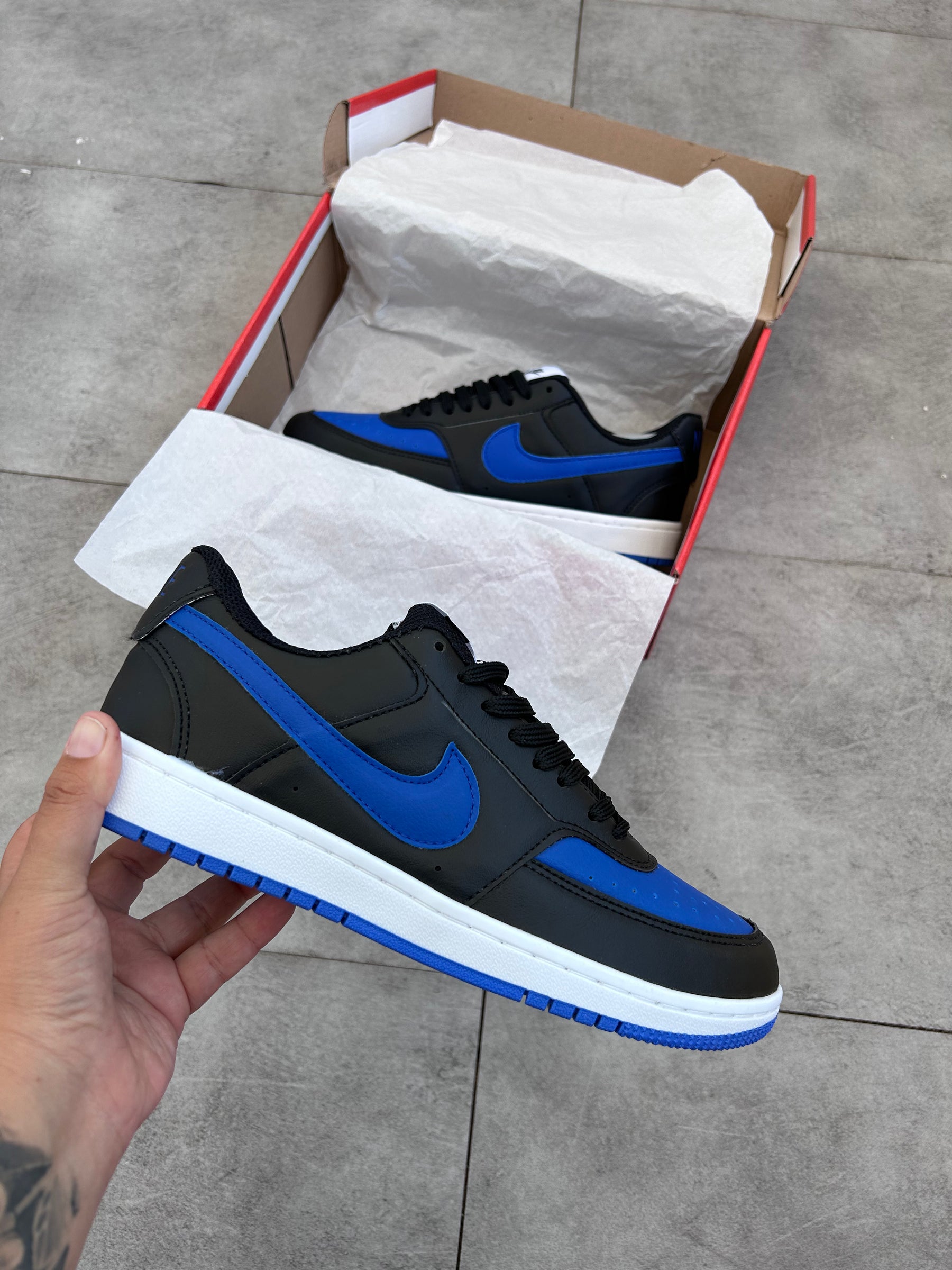 Tênis Casual Nike Court Vision Preto e Azul Royal Retrô