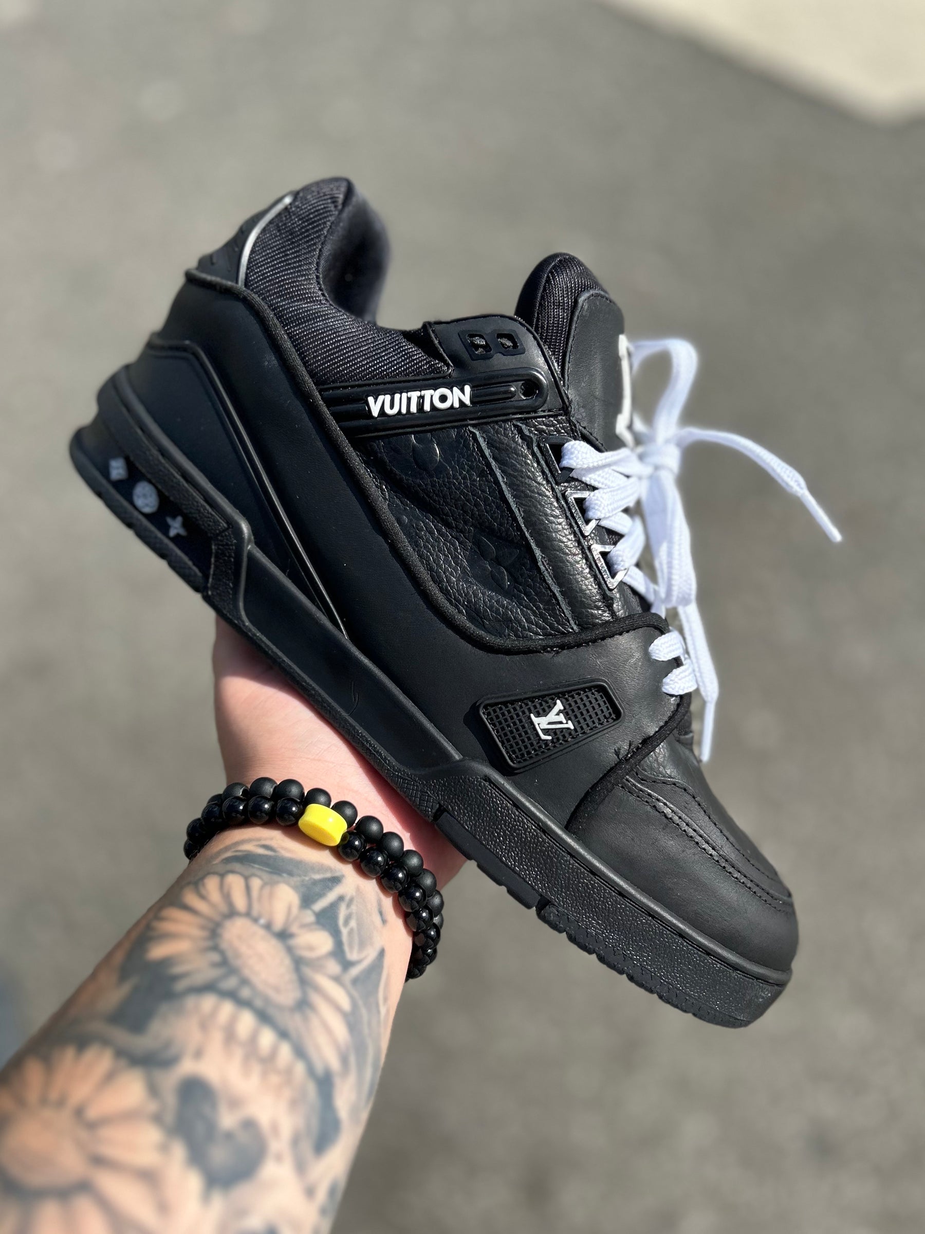Tênis Louis Vuitton LV Trainer Novo Preto AllBlack Cadarço Branco
