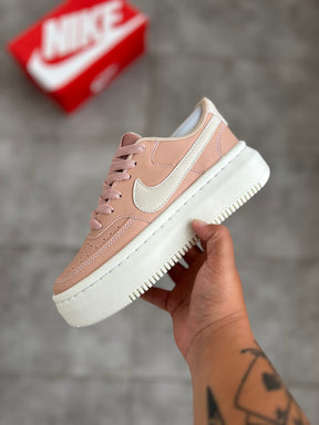 Tênis Nike Plataforma Feminino | Air Force Style Rosê/Nude Texturizado