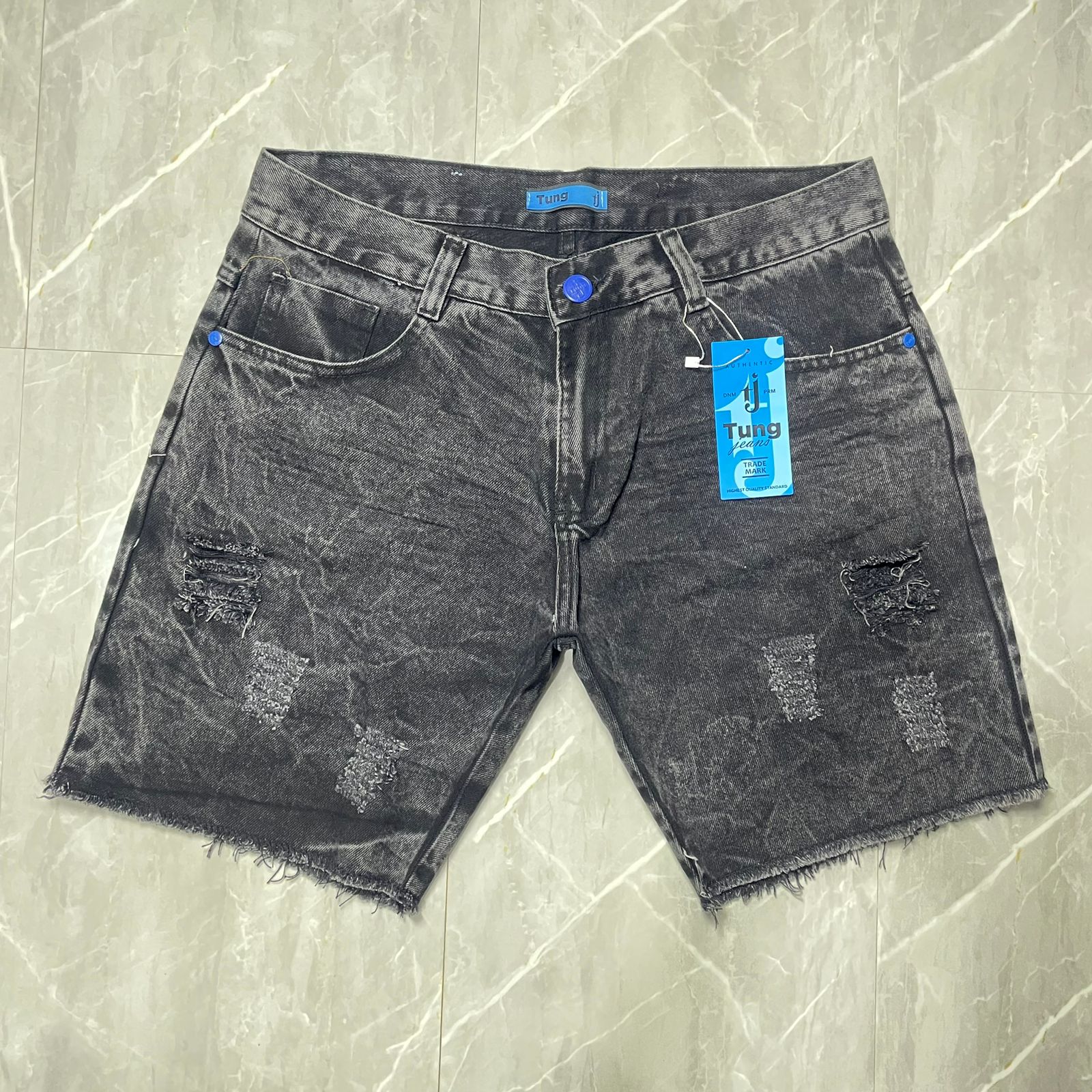 Bermuda Jeans Rasgado Tung Cinza Botão Azul