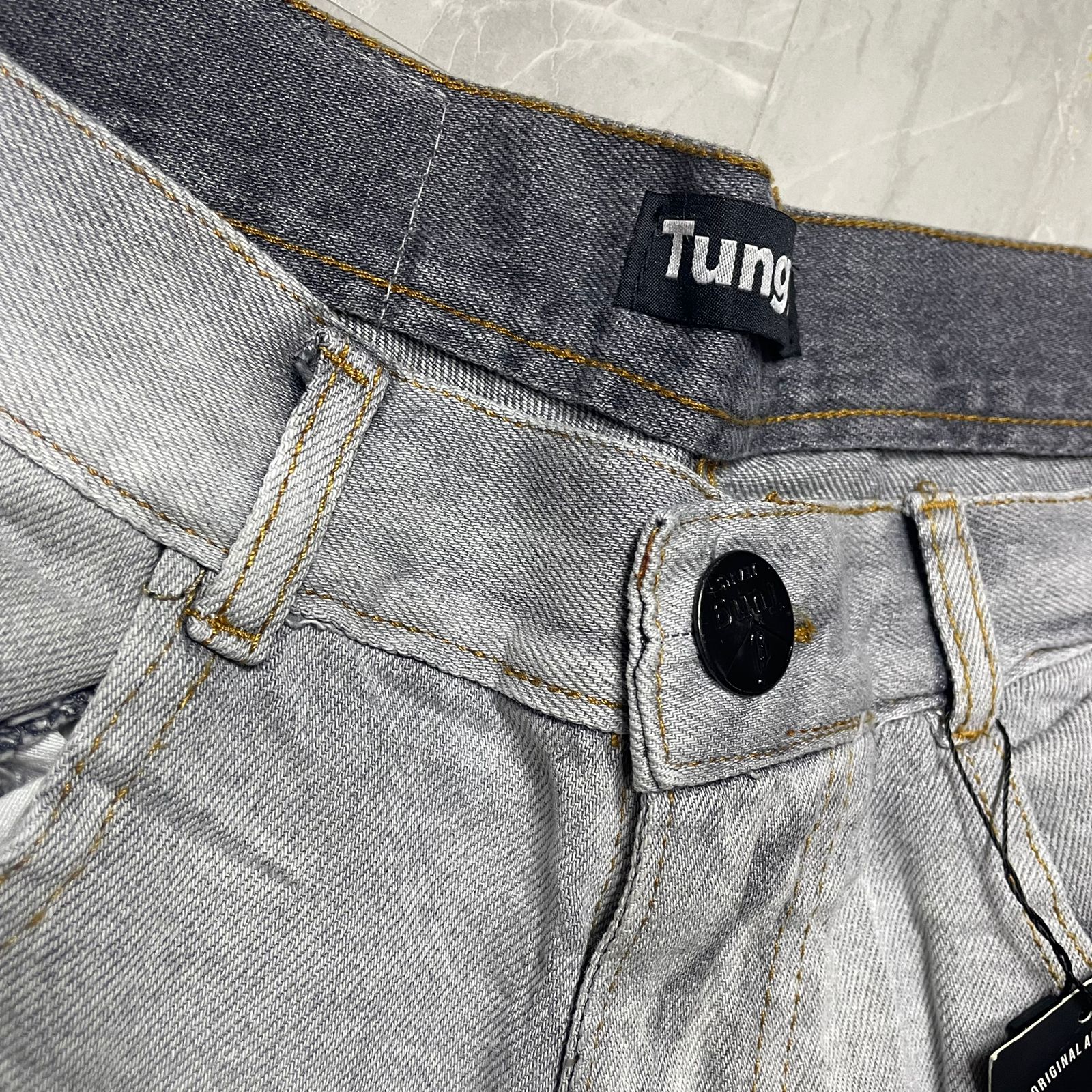 Bermuda Jeans Rasgado Tung Degradê Cinza