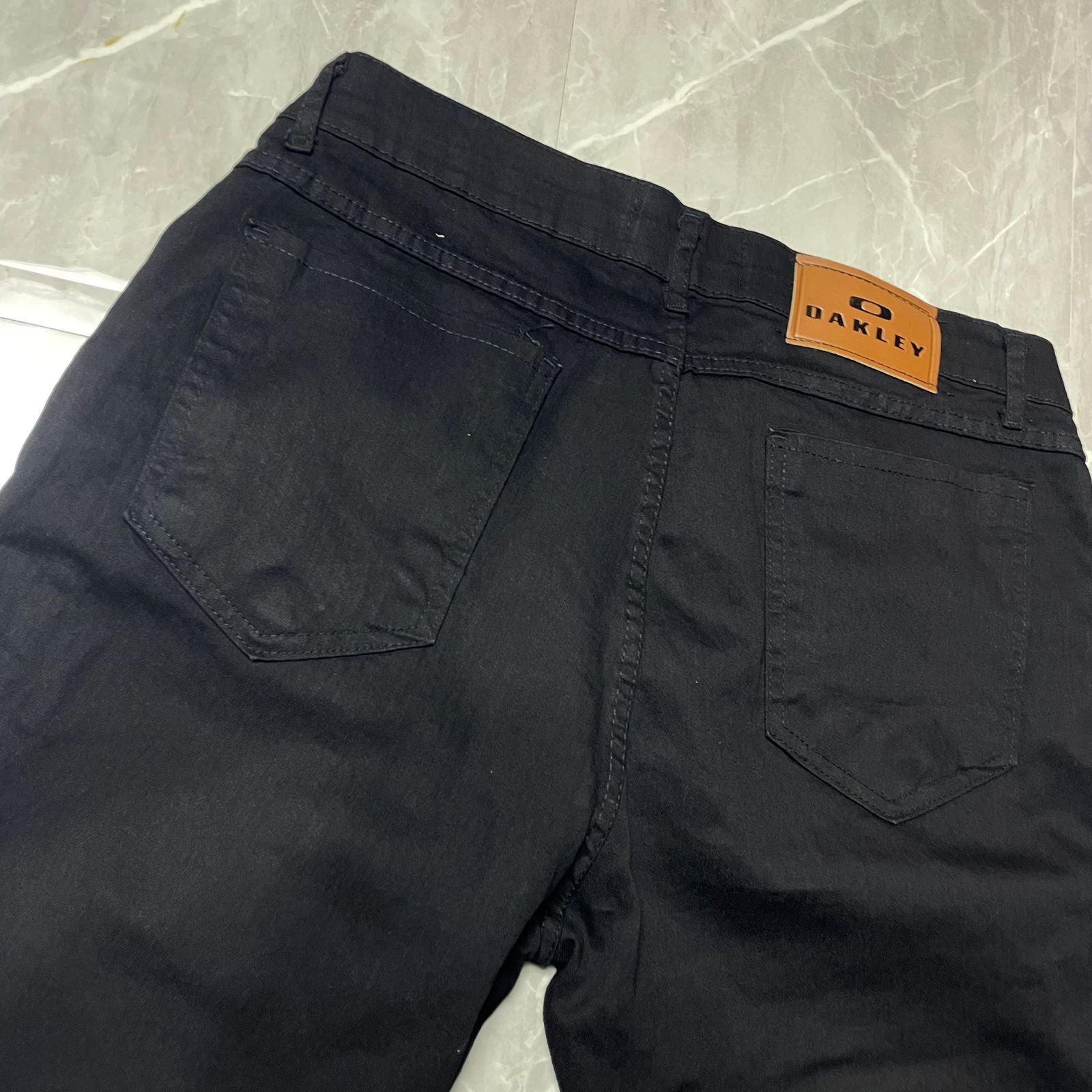 Calça Jeans Básica Preta Oakley