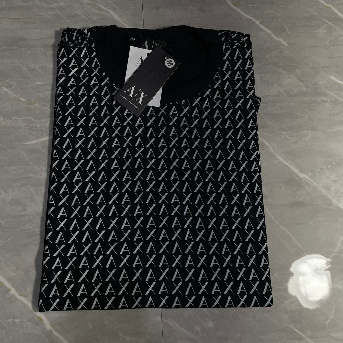 Camiseta Grife Armani AX Preta com monogram Branco