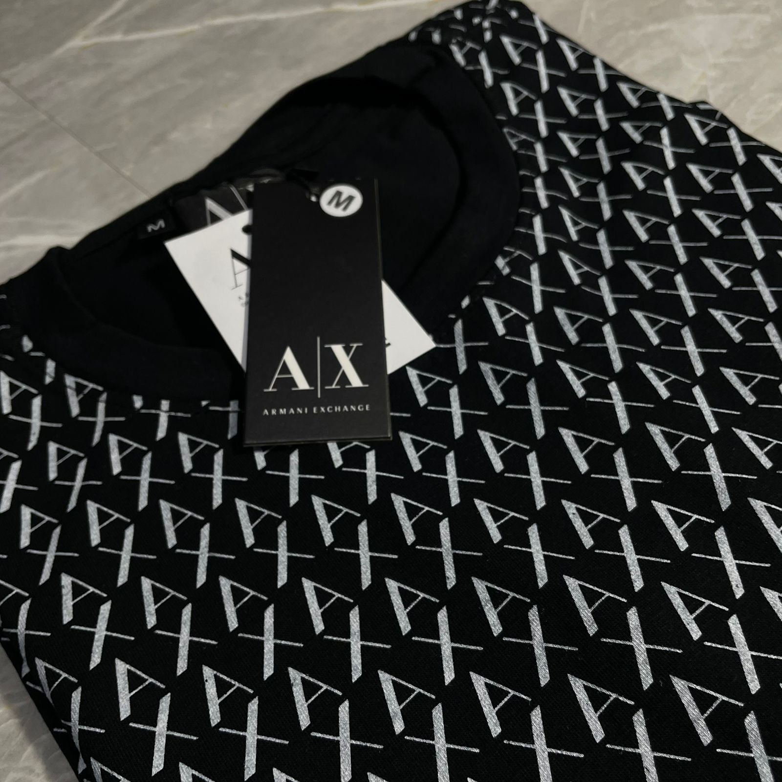 Camiseta Grife Armani AX Preta com monogram Branco