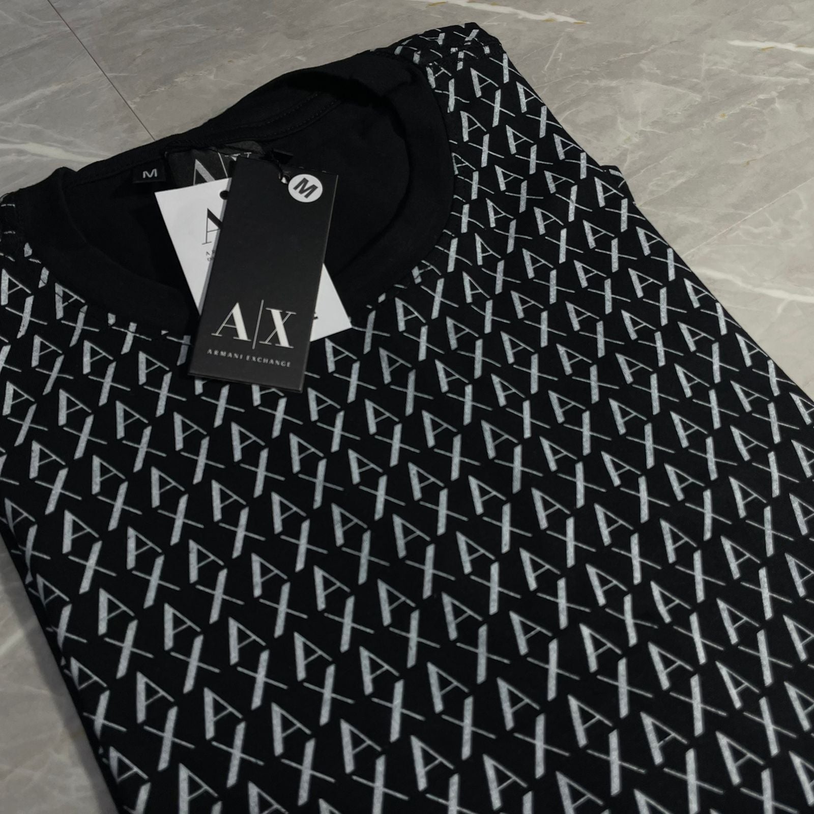 Camiseta Grife Armani AX Preta com monogram Branco