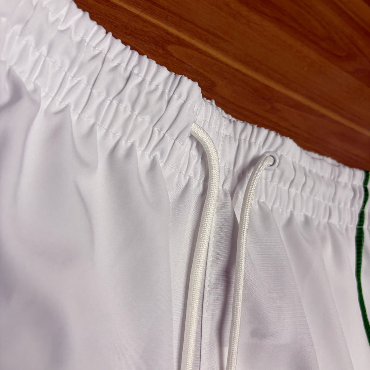 Shorts Grife Lacoste Branco Ultradry