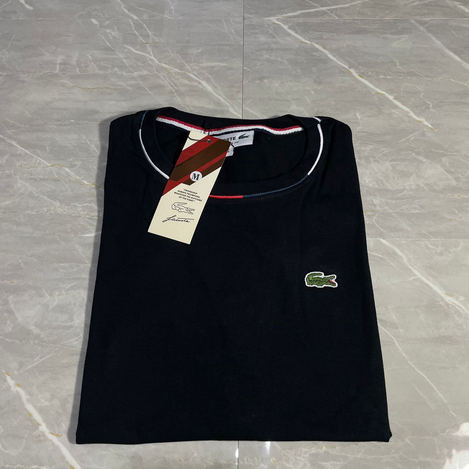 Camiseta Grife Lacoste Preta com detalhes da frança