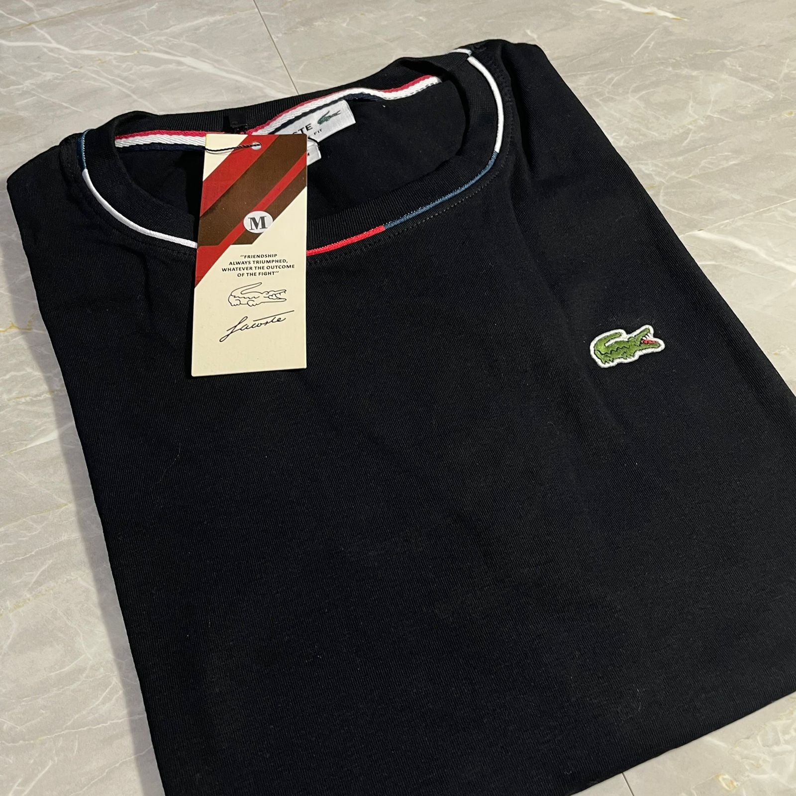 Camiseta Grife Lacoste Preta com detalhes da frança