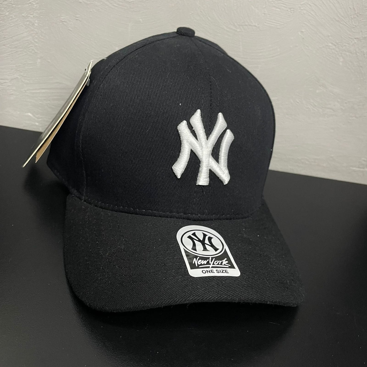 Boné New Era NY Preto com Branco