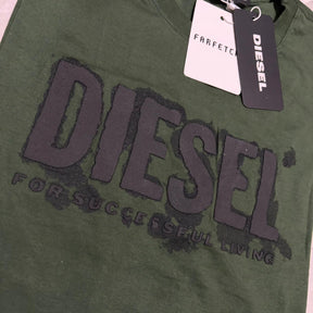 Camiseta Grife DIESEL Verde Militar com Logo Tonal em Relevo