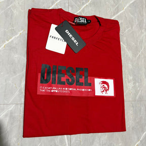 Camiseta Diesel Vermelha com Estampa Statement
