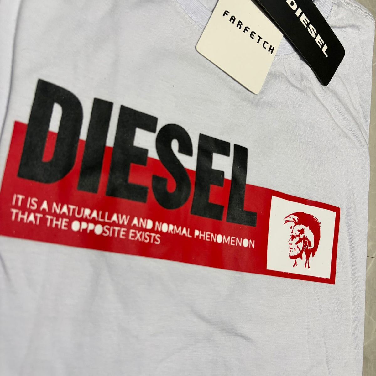Camiseta Diesel Branca com Estampa Statement
