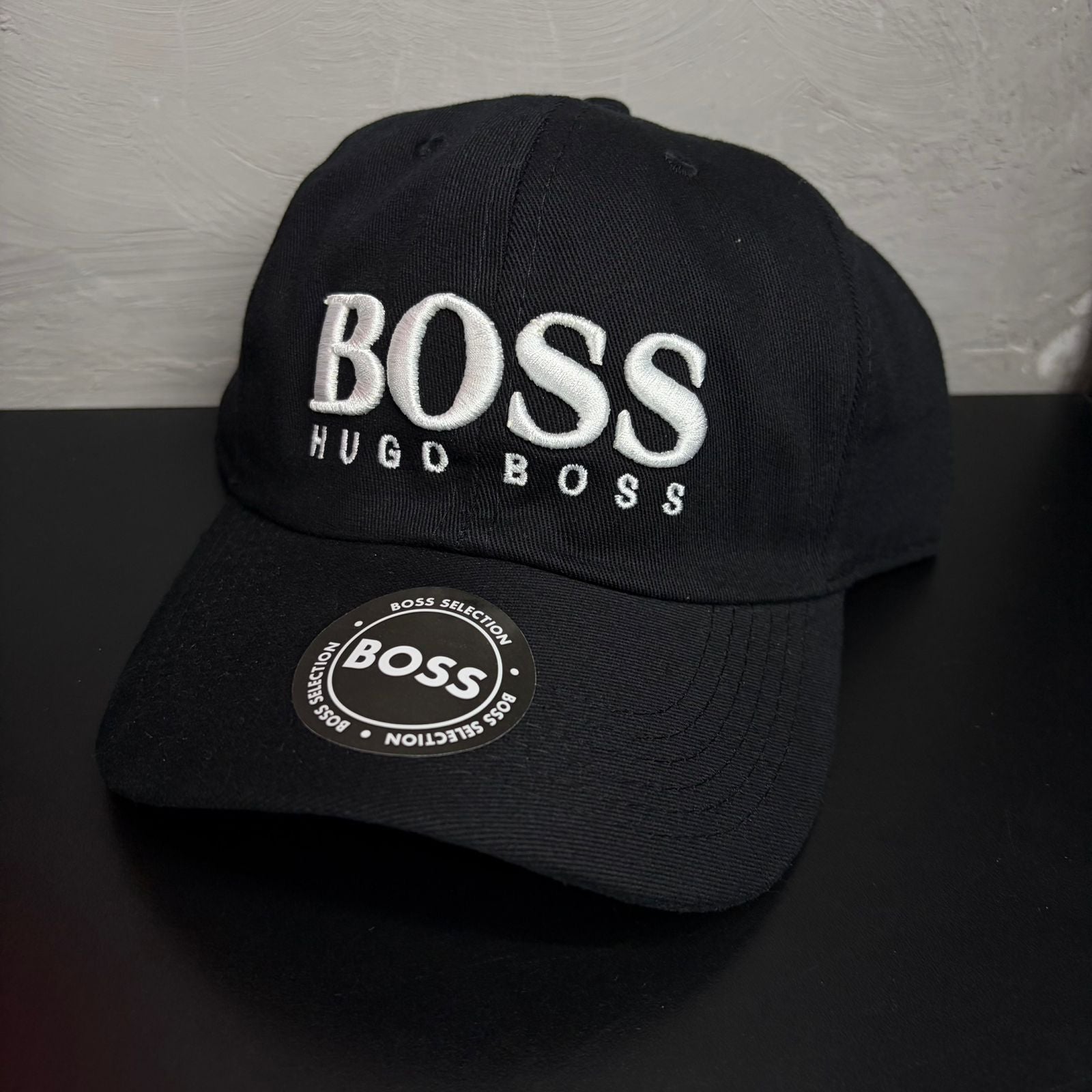 Boné Grife BOSS Preto Clássico com Logo Bordado Branco