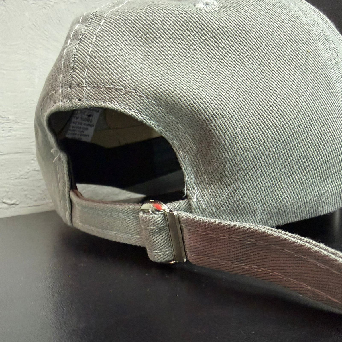 Boné Grife NIKE Cinza Claro com Logo Bordado Preto