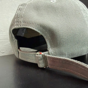 Boné Grife NIKE Cinza Claro com Logo Bordado Preto