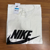 Camiseta Grife NIKE Branca Clássica com Logo Gigante Preto