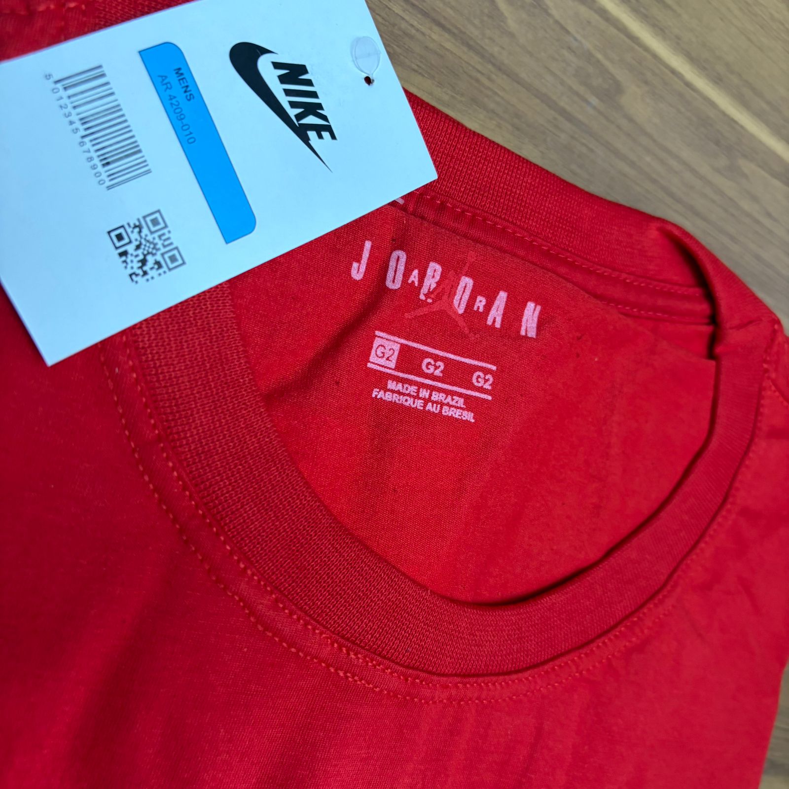 Camiseta Grife JORDAN/NIKE Vermelha Collab PSG Estampa PARIS