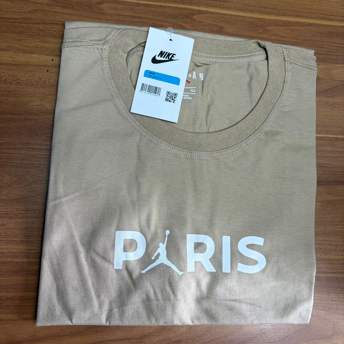 Camiseta Grife JORDAN/NIKE Bege/Areia Collab PSG Estampa PARIS