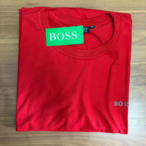 Camiseta Grife BOSS Vermelha Vibrante com Logo Tonal Metálico