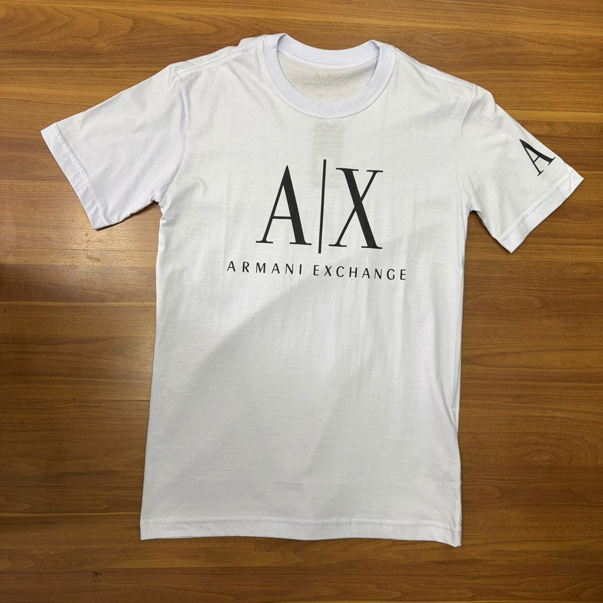 Camiseta Grife Armani Exchange Branco Estampa Central