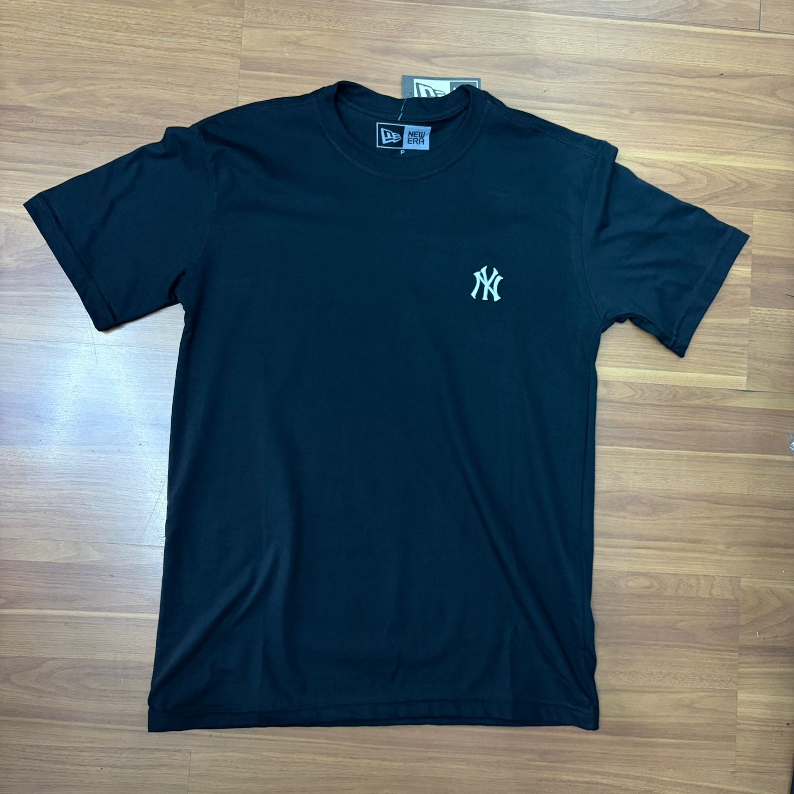 Camiseta Grife NY Básica Preta