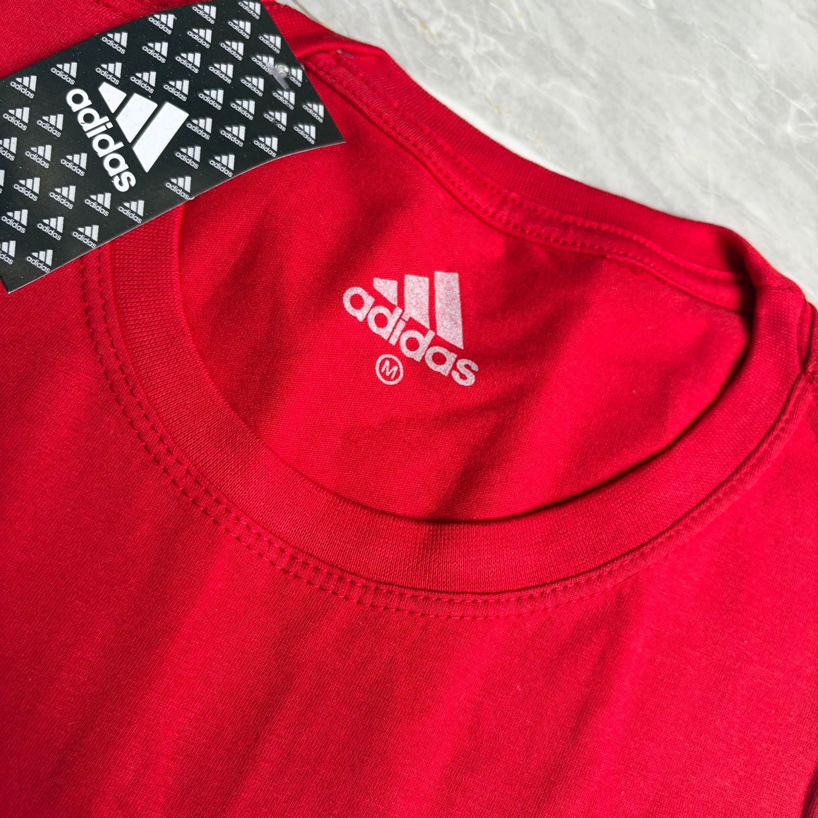 Camiseta Grife Adidas Estampa Escrita Vermelha