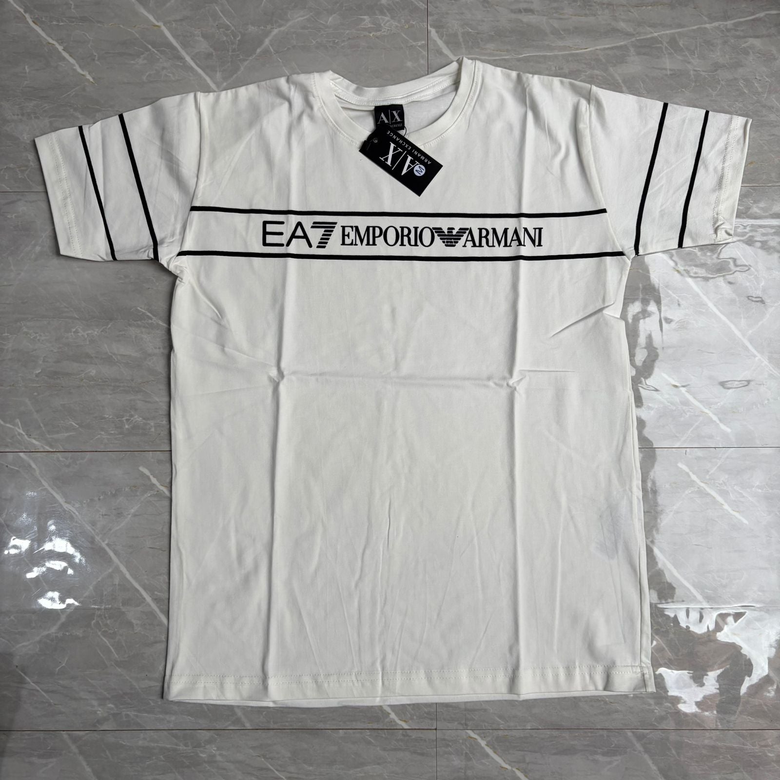 Camiseta Grife Emporio Armani EA7 Range Branca com Preto