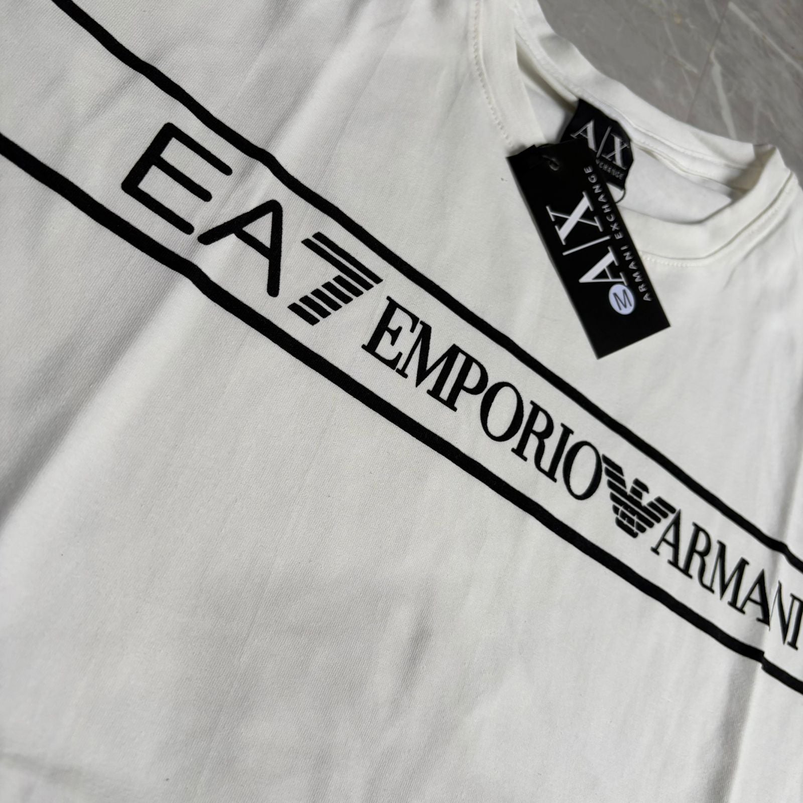 Camiseta Grife Emporio Armani EA7 Range Branca com Preto